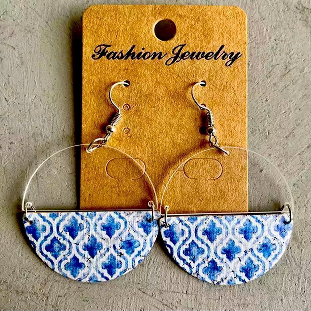 Moroccan Design Cork & Clear Acrylic Circular Drop Earrings NWT